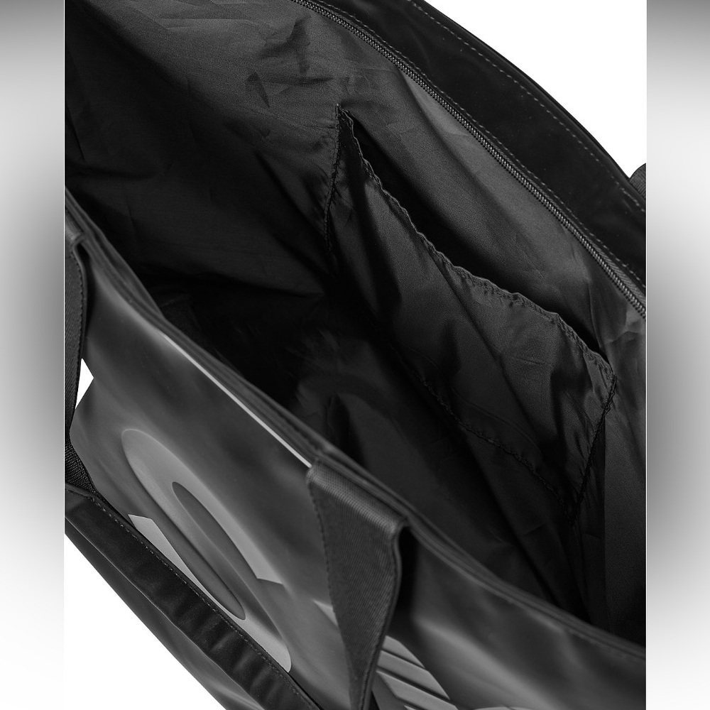 Victoria secret tote and towel - Picture 8 of 9